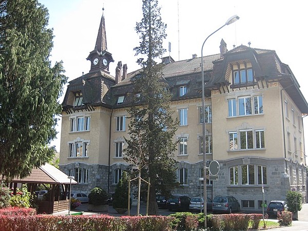 Vue de la façade Nord du Collège Centre