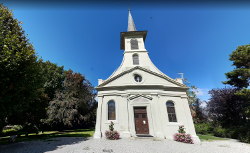 Image à 360 degrés prise dans la cour devant le Temple de Broye